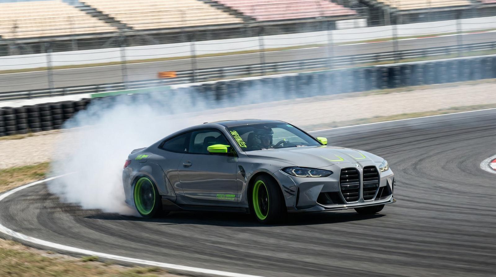 困困兔 - 赛道漂移挑战：改装M4极限测试视频